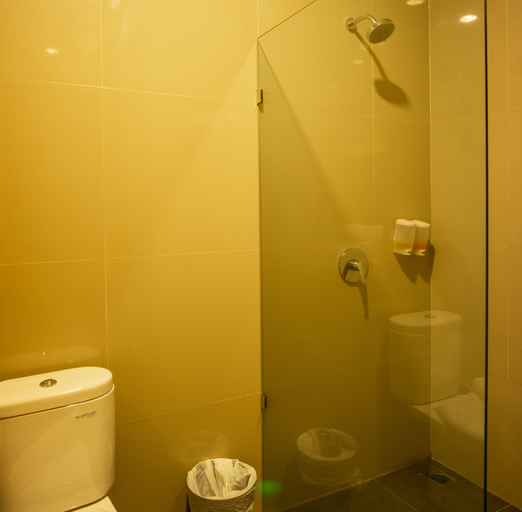 Bathroom 19