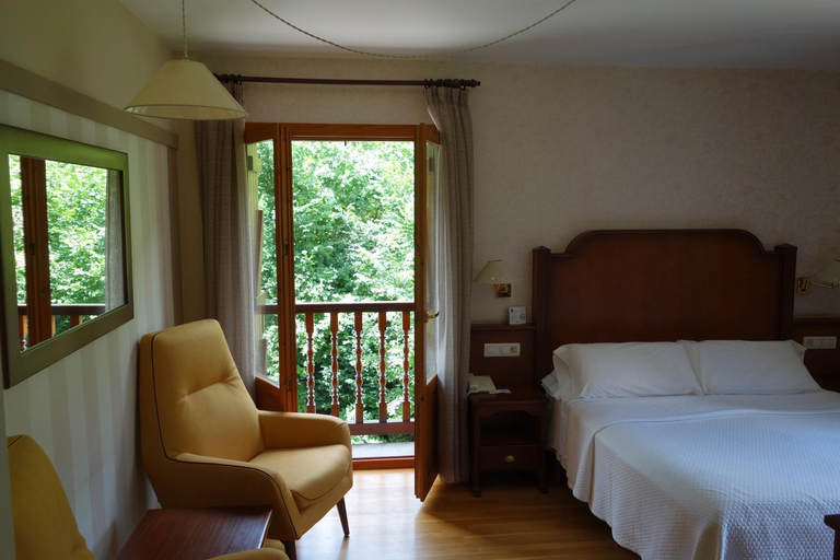 Bedroom 3, Hotel Abetos, Huesca