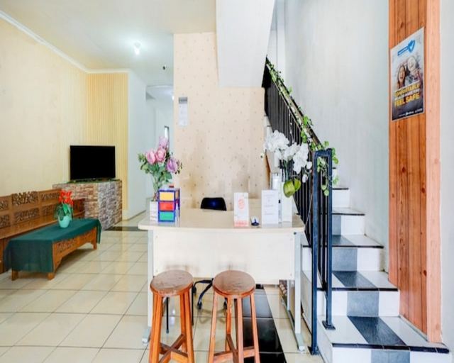 Others 3, RedDoorz near Plaza Araya Malang, Malang