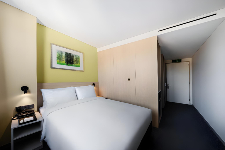 Bedroom 18