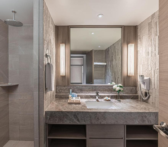 Bathroom 5, Henann Park Resort, Malay