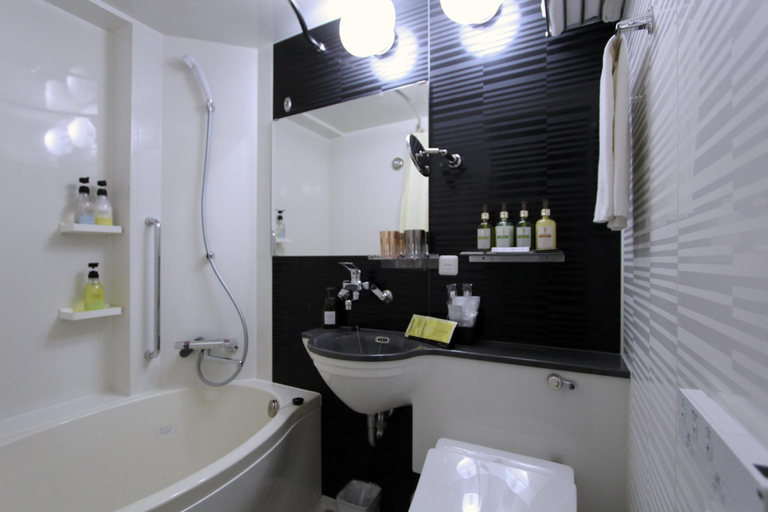 Bathroom 14