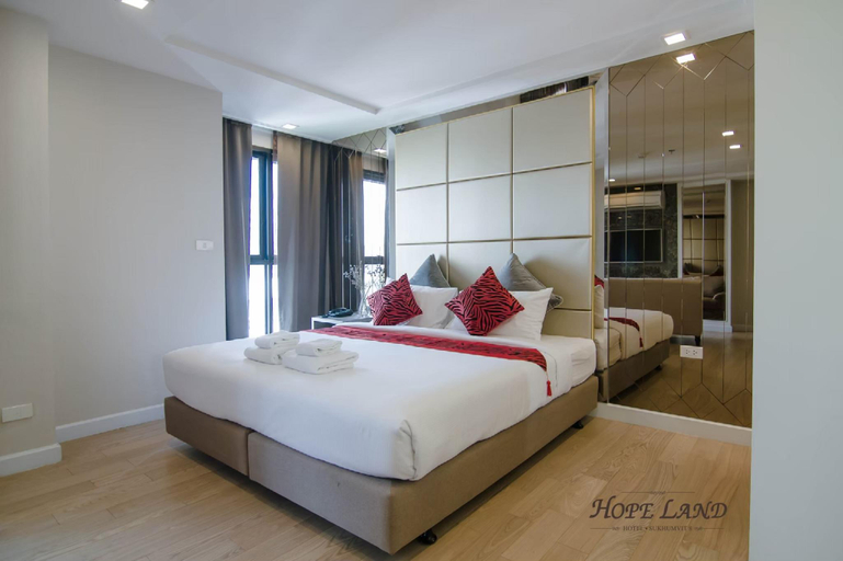 Bedroom 25