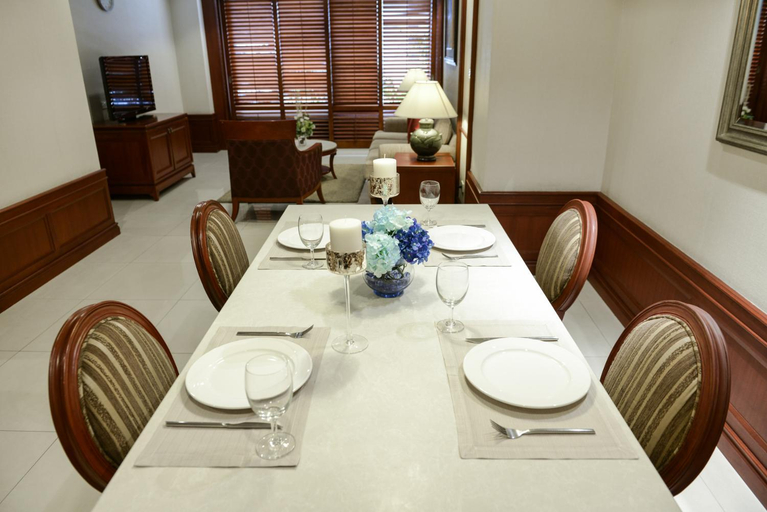 Dining Room 21