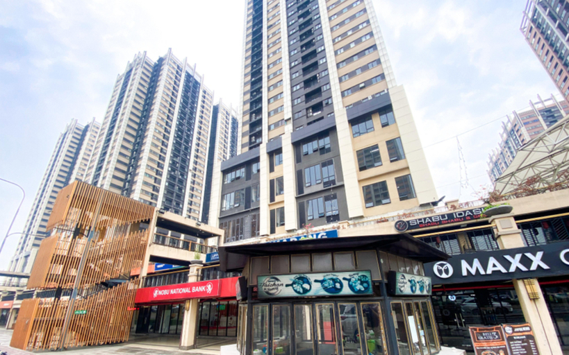 Exterior & Views 2, Stunning 2BR Apartment at Meikarta By Travelio, Cikarang