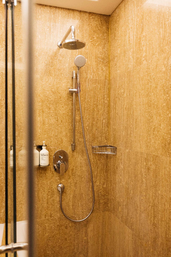 Bathroom 11
