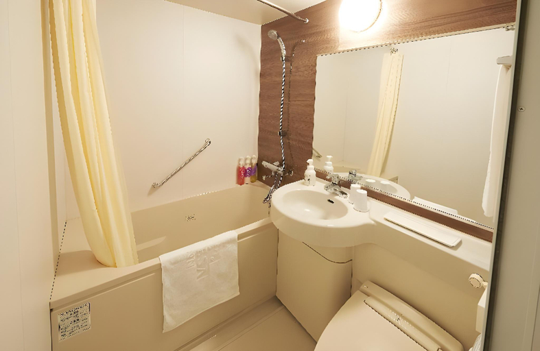 Bathroom 28