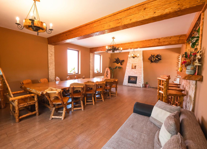 Food & Drinks, Casa de vacanta Sadu, Cisnadie