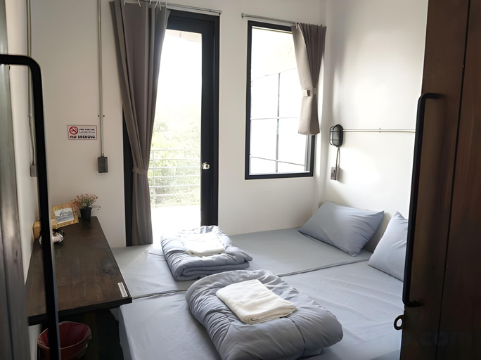 Bedroom 4, Feel Good Bangkok Hostel, Bangkok Noi