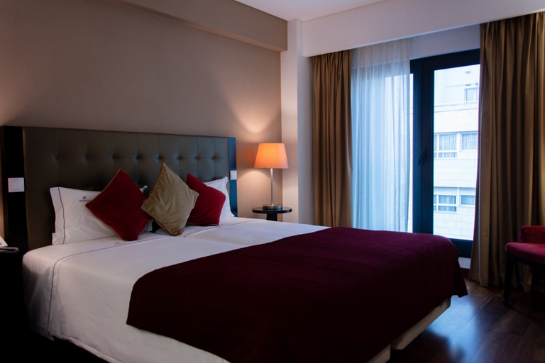 Bedroom 2, VIP Executive Saldanha Hotel, Lisbon