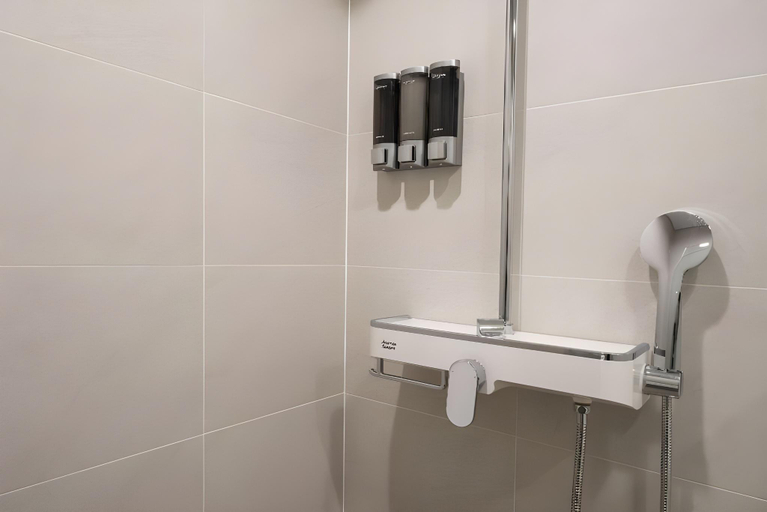 Bathroom 7