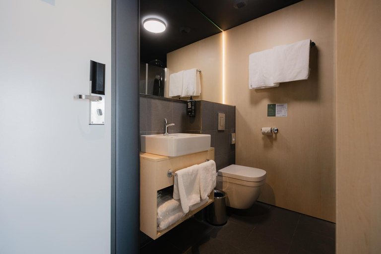 Bathroom 4, ibis Timisoara City Center, Timisoara