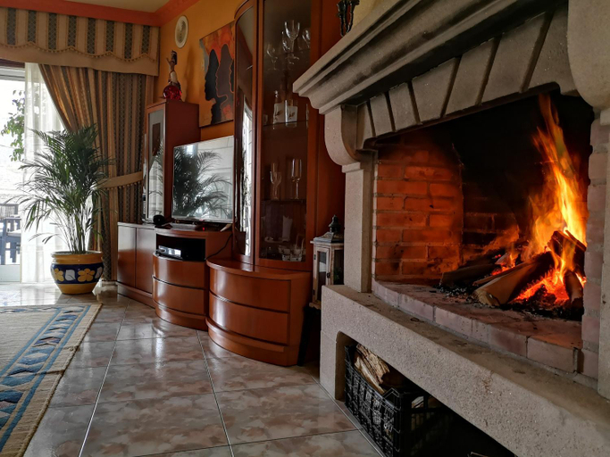 Others 5, Hogar Gallan, Pontevedra