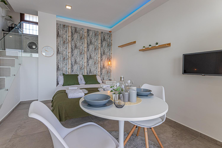 Others 5, Beachfront with Spectacular views and Swimming pool, Málaga