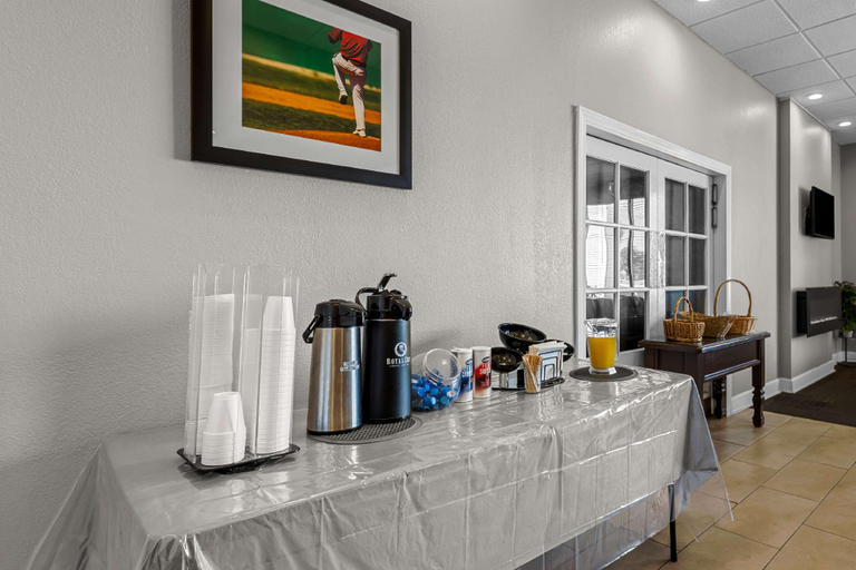Food & Drinks 5, Americas Best Value Inn Hamilton, Marion