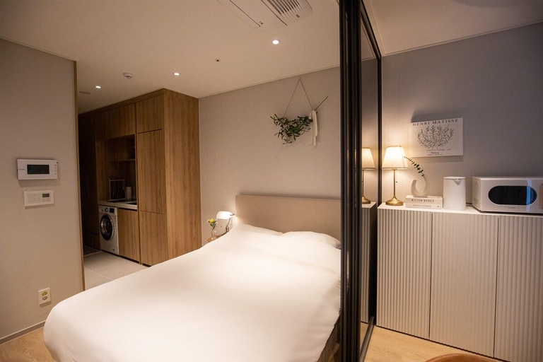 Others 4, Wecostay Namsan, Jung