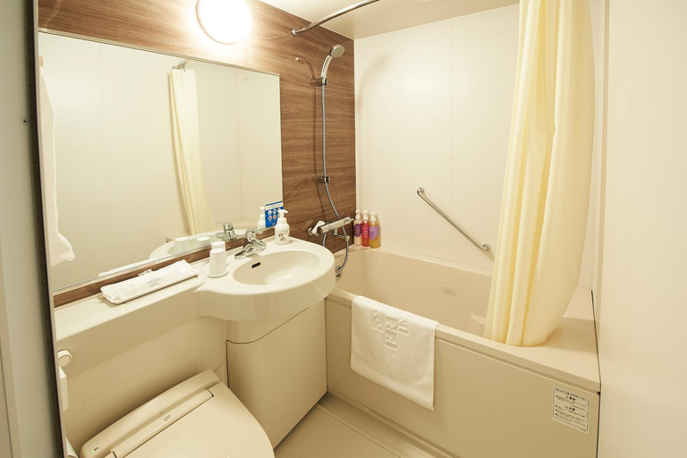 Bathroom 10