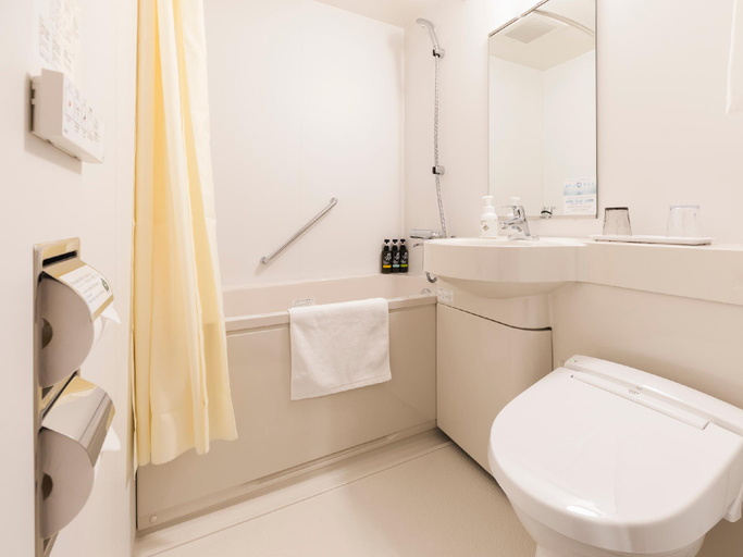 Bathroom 26