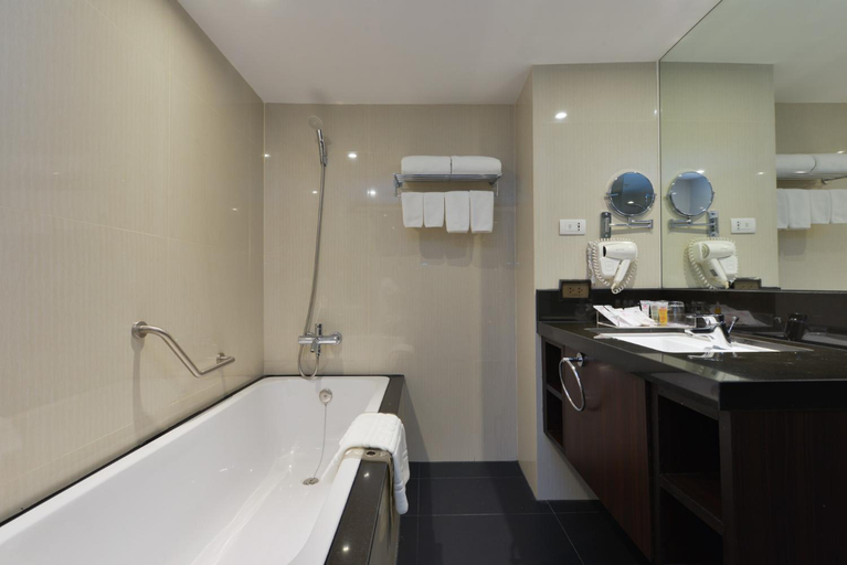 Bathroom 9
