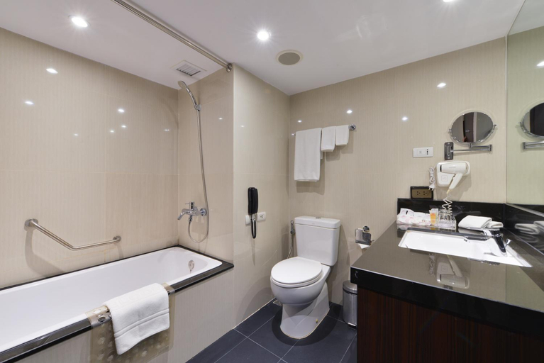 Bathroom 13