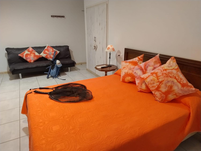 Bedroom 3, Hostal Can Massot, Girona