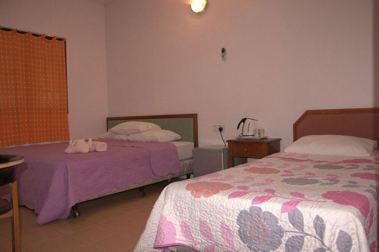 Bedroom 3, Vikri Beach Resort, Manjung