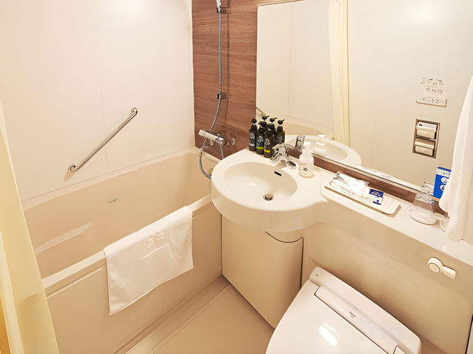 Bathroom 11