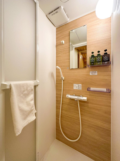 Shower 3, JS暁宅-瑠璃 ruri, Osaka