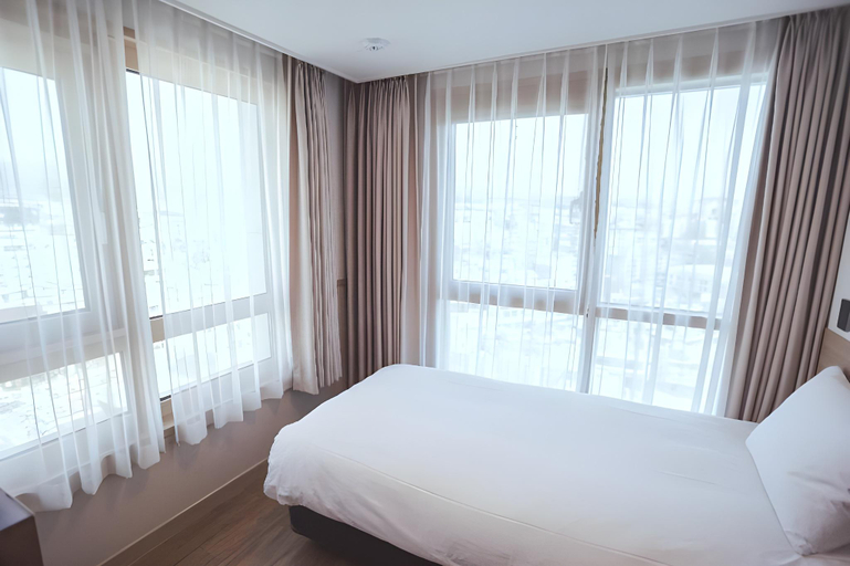 Bedroom 12