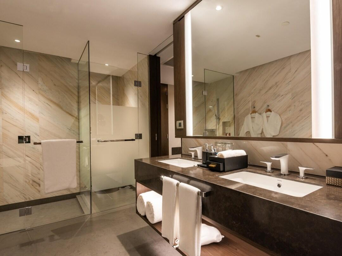 Bathroom 25