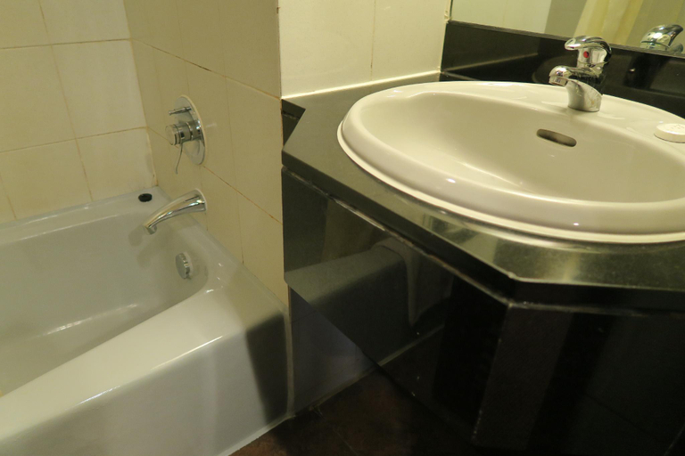 Bathroom 10