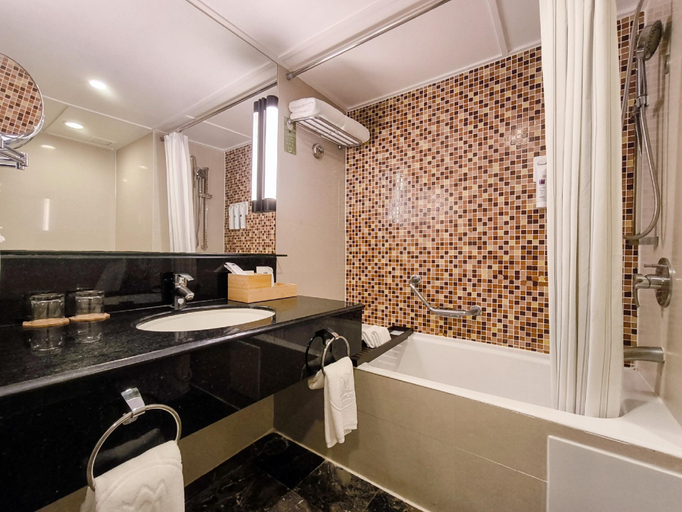 Bathroom 24