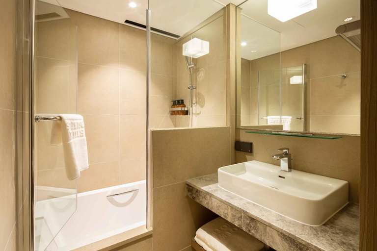 Bathroom 21
