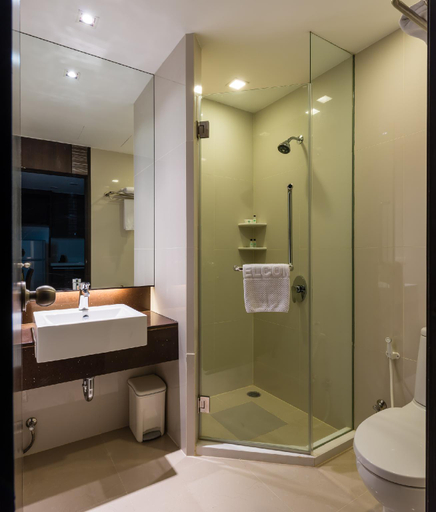 Bathroom 14