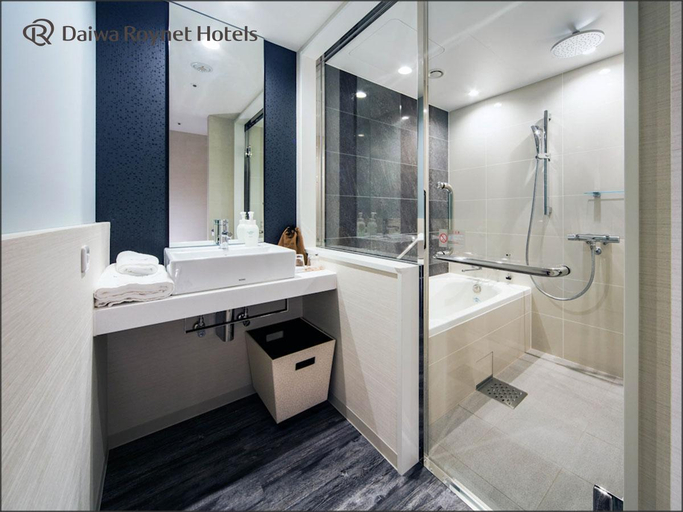 Bathroom 11