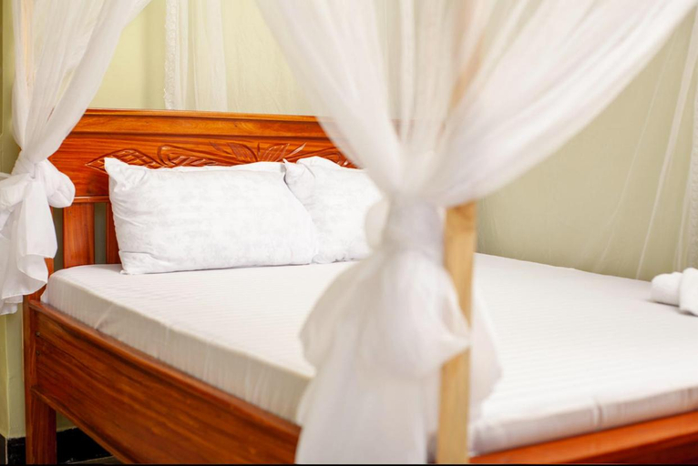 Others 3, Shavia Lodge, Meru