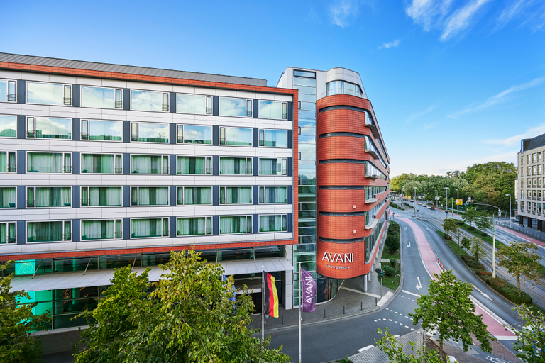Exterior & Views