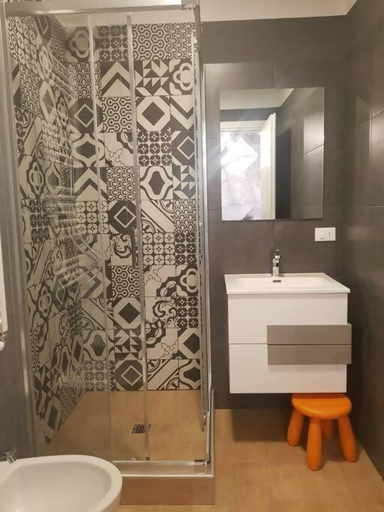 Bathroom 12