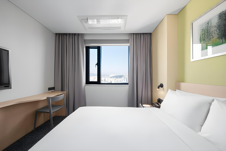 Bedroom 16