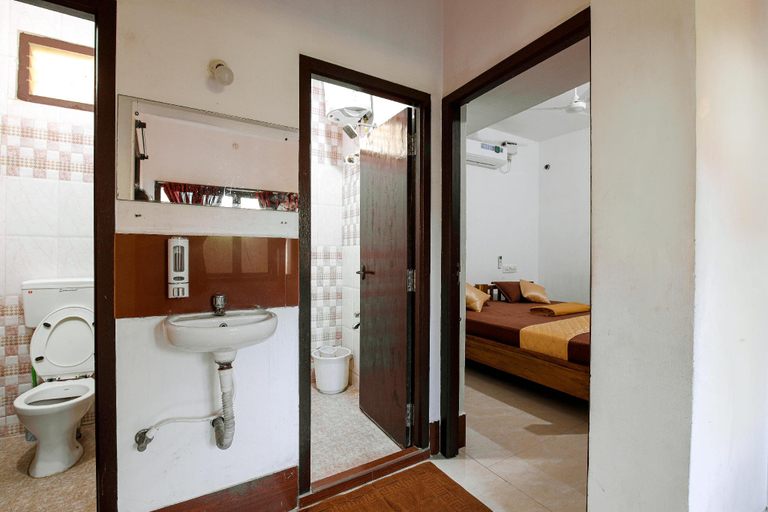 Bathroom 11