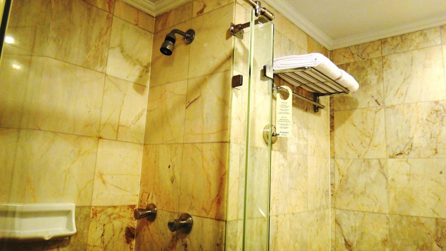 Bathroom 6