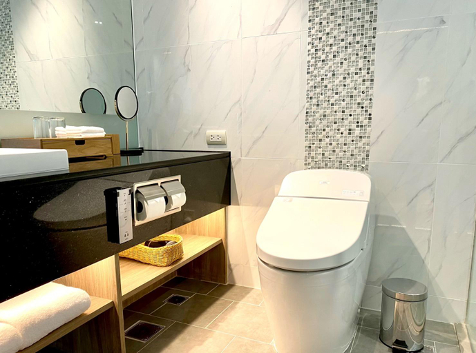 Bathroom 4