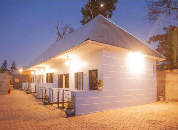 Others 2, Shavia Lodge, Meru