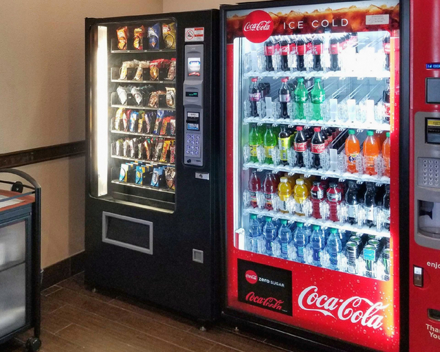 Food & Drinks, Days Inn & Suites by Wyndham Arlington Near Six Flags, Arlington
