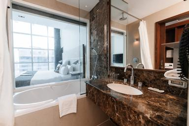 Bathroom 26