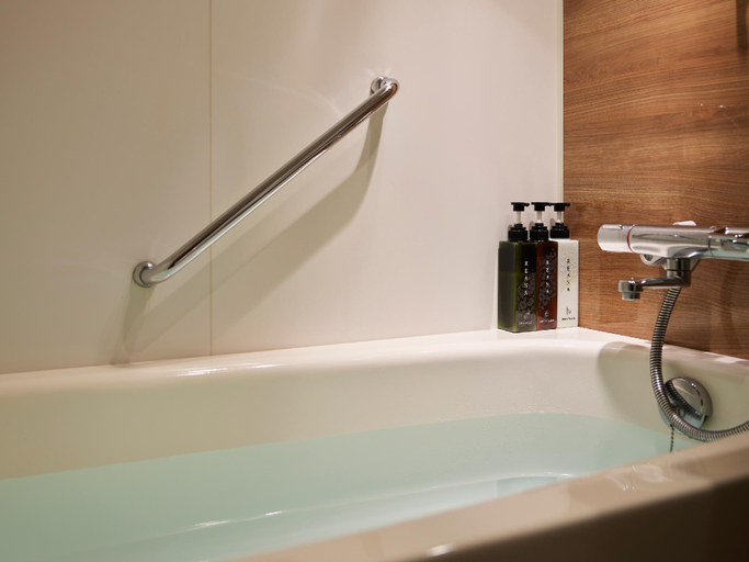 Bathroom 10