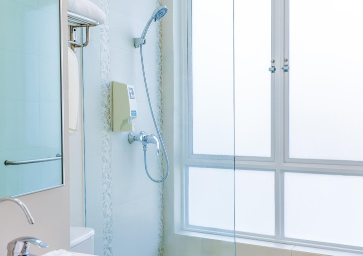 Bathroom 19