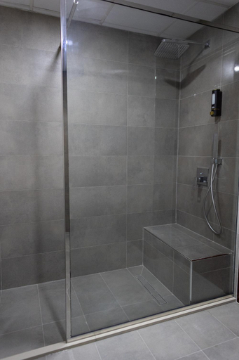 Bathroom 4, Shams Beach Front JBR apartments by HAPPY SEASON, Dubai