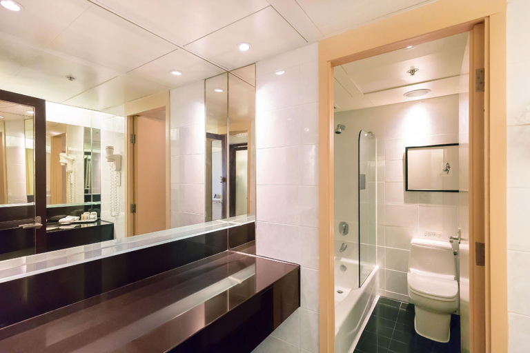 Bathroom 14