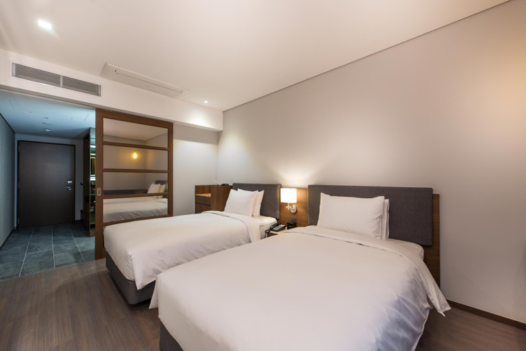 Bedroom 13